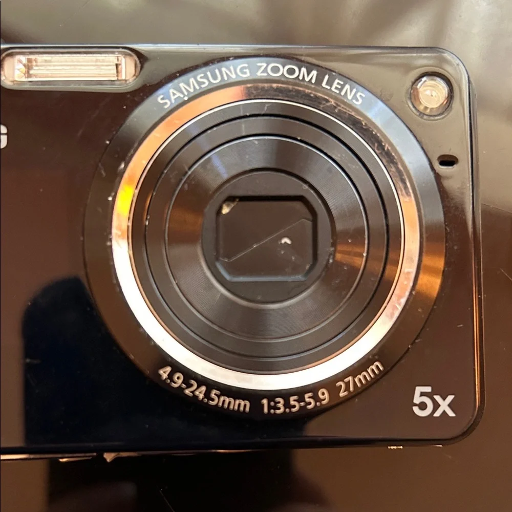 Samsung Silver and Black Digital Camera